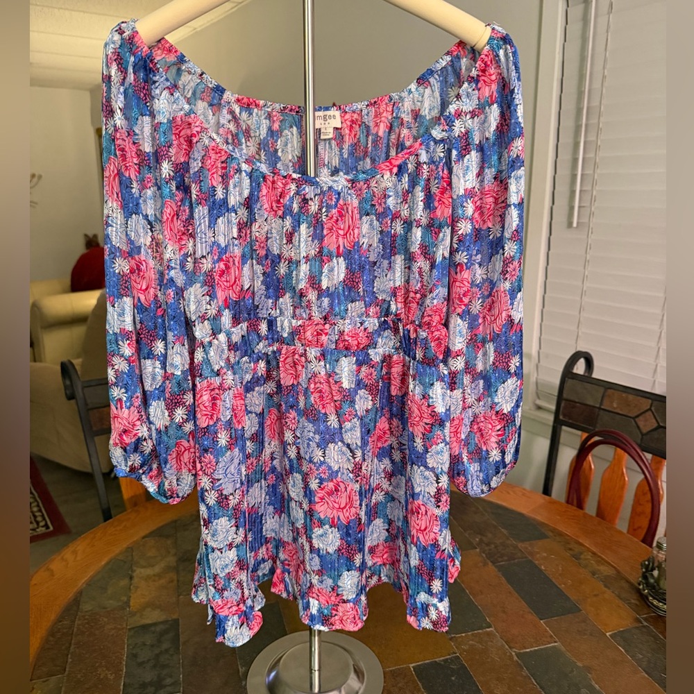 🩷💙Umgee Floral Blue and Pink Women's babydoll Top. Size Lg💙🩷